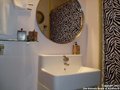 418 Clay St unit 101, San Antonio, TX 78204 - photo 6