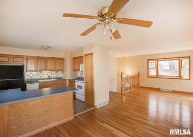 2713 Heather Ln, Bettendorf, IA 52722 - photo 5