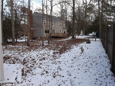 Yard/Garden - Huge back yard