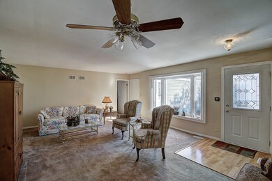 1 Hampton on Auburn, Rolling Meadows, IL 60008 - photo 3