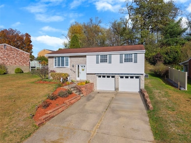 4036 Crabapple Ln, Mc Kees Rocks, PA 15136 - photo 3