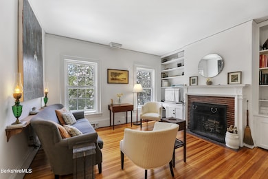 6-Living-Room