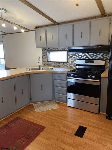 542 Franks Dr, Egg Harbor Township, NJ 08234 - photo 3