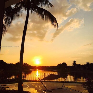 1150 Manor Ct, Weston, FL 33326 - photo 5