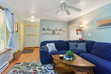 04_12476SpruceSt_165_LivingRoom_LowRes