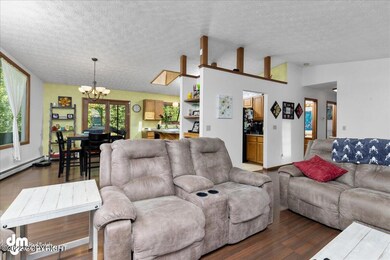 05-Living Room 20220523-DW-3669