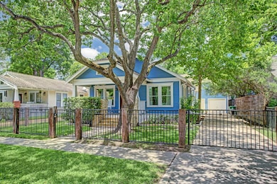 715 Peddie St, Houston, TX 77008 - photo 2