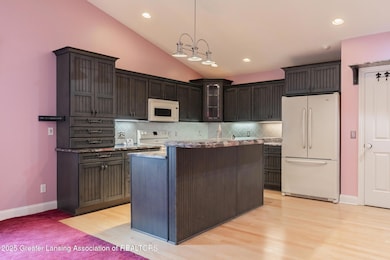 293 Vansickle Dr unit 18, Charlotte, MI 48813 - photo 5