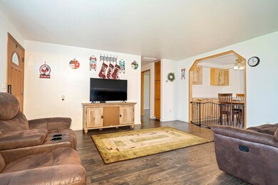 1410 Timothy St, Central Point, OR 97502 - photo 2