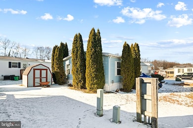 410 Peacock St, Paulsboro, NJ 08066 - photo 2