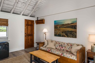 05-Living Room 4