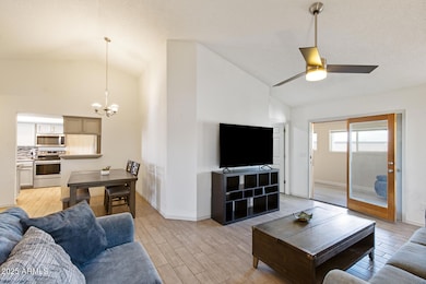 905 E Bluefield-5