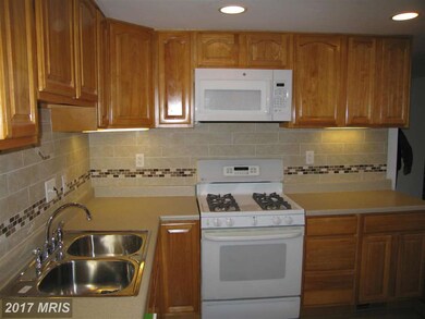 300 Wisewell Ct, Halethorpe, MD 21227 - photo 4