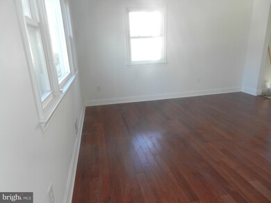 5709 Somerset Rd, Riverdale, MD 20737 - photo 2