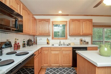 3024 Deep Woods Ct, Des Moines, IA 50320 - photo 4