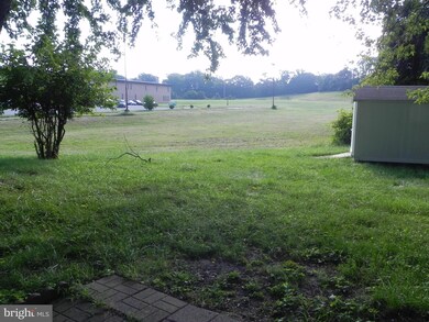 900 Karen Blvd, Capitol Heights, MD 20743 - photo 3