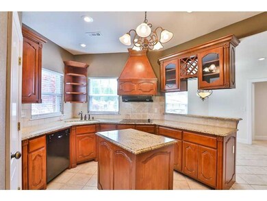 205 NW Yukon Trail St, Bentonville, AR 72712 - photo 2