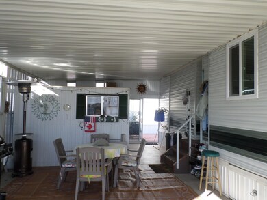 GREAT OUTDOOR LIVING SPACE/W SHED