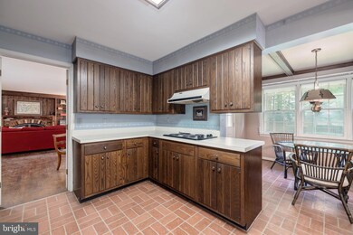 8009 Hackamore Dr, Potomac, MD 20854 - photo 6