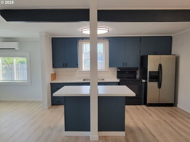 129 N P St, Cottage Grove, OR 97424 - photo 7