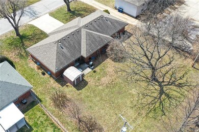 1005 NW Mock Ave, Blue Springs, MO 64015 - photo 5