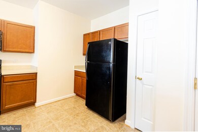 23520 F D R Blvd unit 303, California, MD 20619 - photo 5