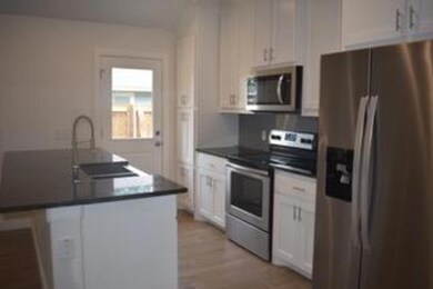 904 Rice St, Denison, TX 75020 - photo 4