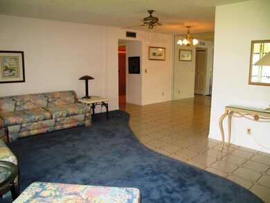 Living room (2)