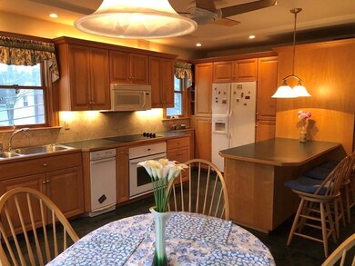 90 Cedar St unit 2, Wakefield, MA 01880 - photo 2