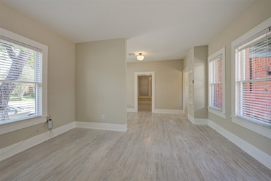 1001 Bomar St unit B, Houston, TX 77006 - photo 7