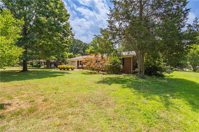 236 Donna Rd, Asheboro, NC 27205 - photo 2