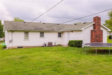 110 Crest Dr, Excelsior Springs, MO 64024 - photo 4