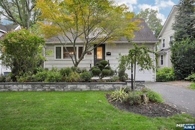 322 Marshall St, Ridgewood, NJ 07450 - photo 2