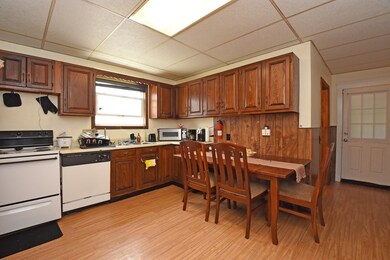 13 Saint Johns Rd, Worcester, MA 01603 - photo 6