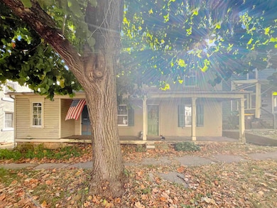 507&503 W Pleasant St, Freeport, IL 61032 - photo 3