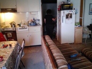 Kitchen & eating area