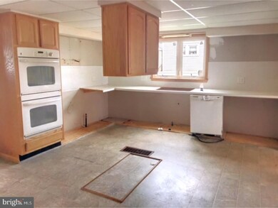 308 W Green St, Millville, NJ 08332 - photo 3