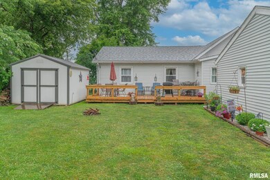 5029 N Pine St, Davenport, IA 52806 - photo 5