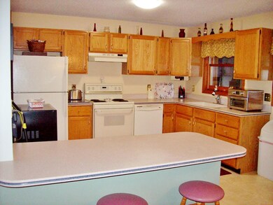 8 Gorham Heights Rd, Gorham, NH 03581 - photo 4