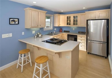 6 Damien Rd unit 6, Wellesley Hills, MA 02481 - photo 4