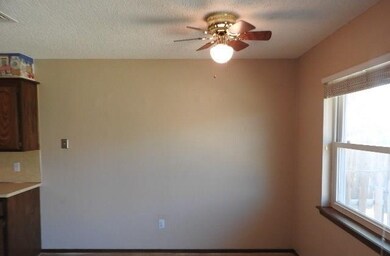 2113 NE 8th St, Moore, OK 73160 - photo 5