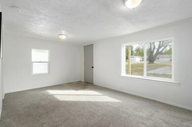 1515 N Oak Grove Ave-8