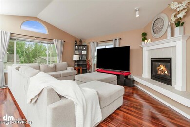 04-Living Room_IMG_4916