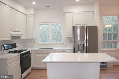16033 Kings Mountain Rd, Woodbridge, VA 22191 - photo 7