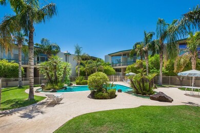 001_Community Courtyard Pool