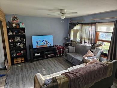 2416 S 16th living room