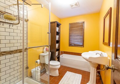 664 N Indiana St, Elmhurst, IL 60126 - photo 4