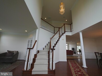 16607 Goldencrest Cir, Purcellville, VA 20132 - photo 3