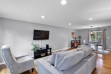 8227 Swarthmore Ct, Saint Louis, MO 63130 - photo 2