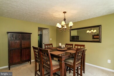 16125 Olmstead Ln, Woodbridge, VA 22191 - photo 4